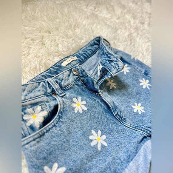 Daisy shorts - Picture 4 of 5